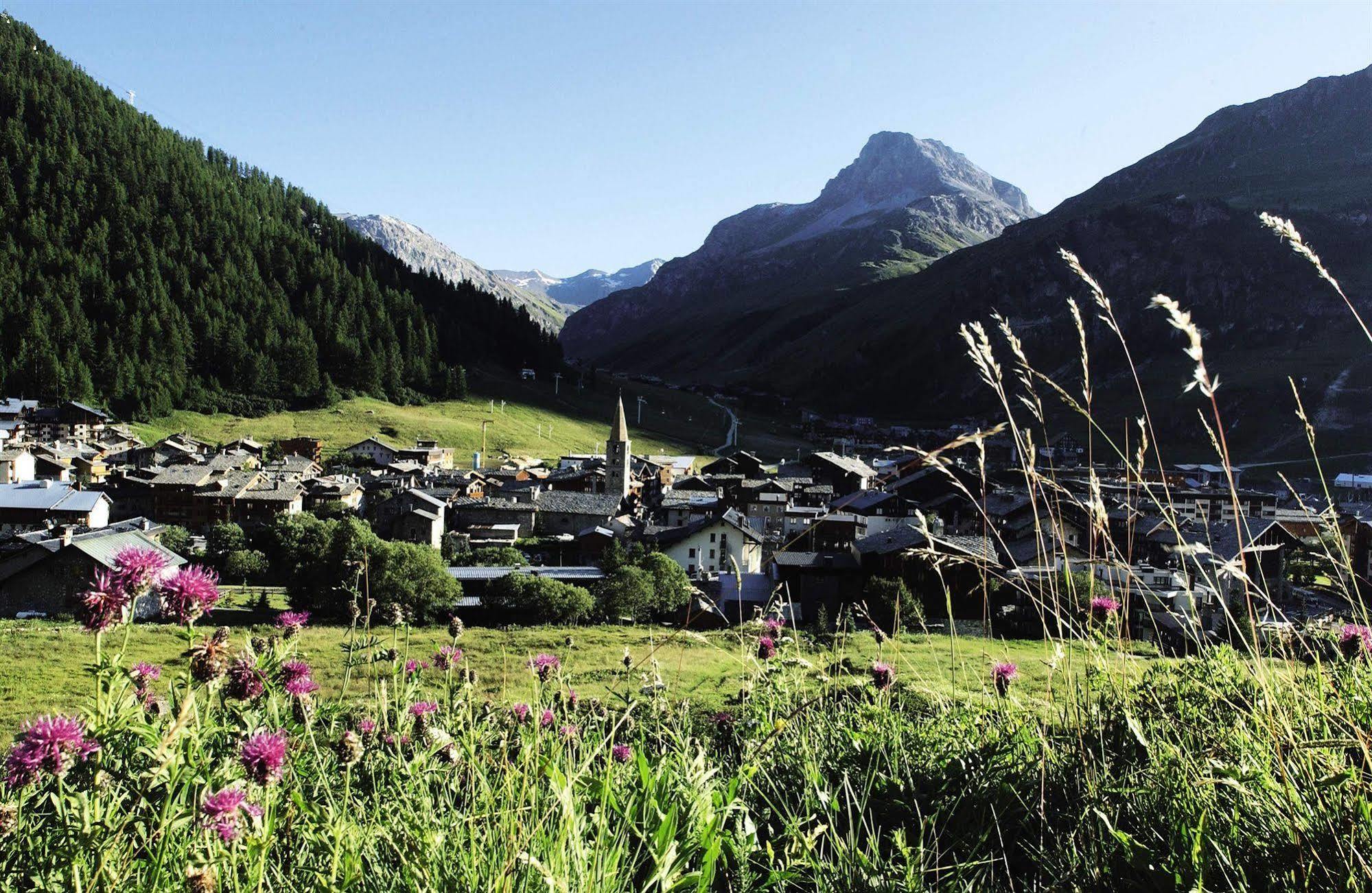 Aparthotel Les Jardins De La Balme Val-dʼIsère Exterior foto
